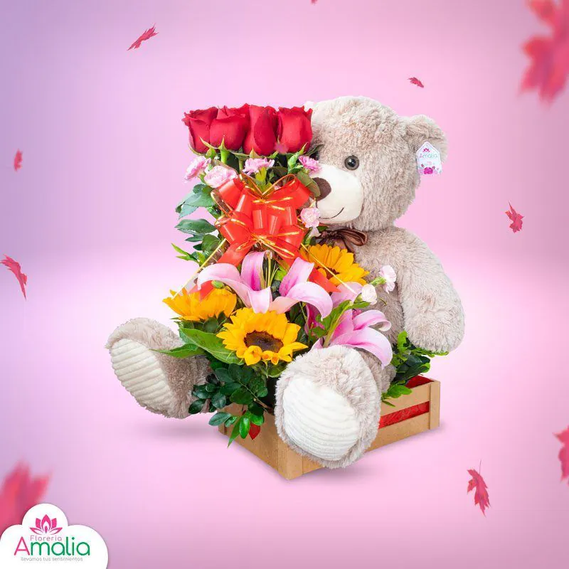 Oso de peluche con un ramo de rosas rojas y flores de colores en Florería Amalia, entrega de cariño en Lima y Callao.