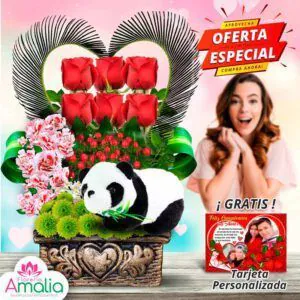 Arreglo de rosas rojas en forma de corazón con un peluche de panda y una tarjeta de cumpleaños, oferta especial de Florería Amalia en Lima.