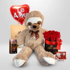 Oso perezoso de peluche con ramo de rosas rojas, globo "Te Amo" y chocolates.