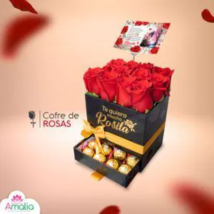 Exquisito cofre de rosas rojas con chocolates Ferrero Rocher en la base, acompañado de una tarjeta personalizada, de Florería Amalia.