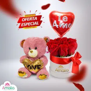 Conjunto de regalo con osito de peluche rosa, caja de rosas rojas y globo 'Te Amo' de Florería Amalia.