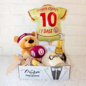 Caja regalo Día del Padre “Garra Crema” con peluche de osito, globo temático, cerveza y taza personalizada. 🐻⚽🍺