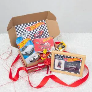 Regalo Hot Wheels en caja sorpresa con marco personalizado y dulces