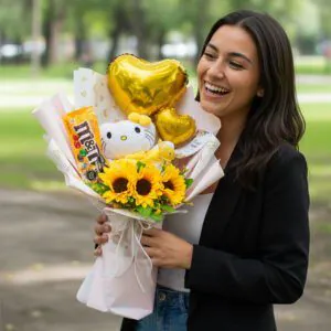 Modelo con ramo amarillo de Hello Kitty y girasoles en parque