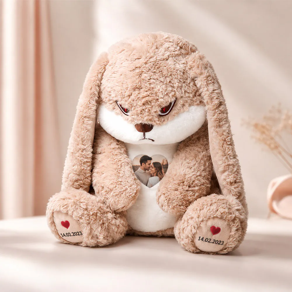 Conejo de peluche personalizado con foto de pareja en corazón y fecha bordada