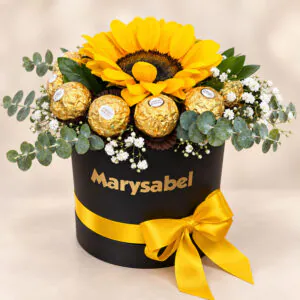 Box personalizado con girasol, chocolates Ferrero Rocher, eucalipto y nombre de Florería Amalia