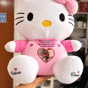 Hello Kitty grande con lazo y conjunto rosados.