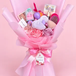 Glamour en Flor: Paletas, brochas, cepillo, esponjas, cintillo afelpado y cosméticos.