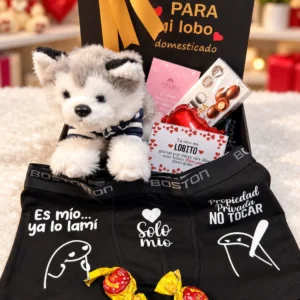 Mi Lobo Domesticado: Lobito, bóxer con frases, Vizzio y bombones, con tarjeta y globo corazón.